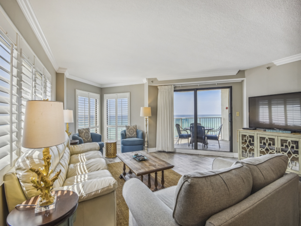 Vacation Condo in Destin Sleeps 9 Guests
